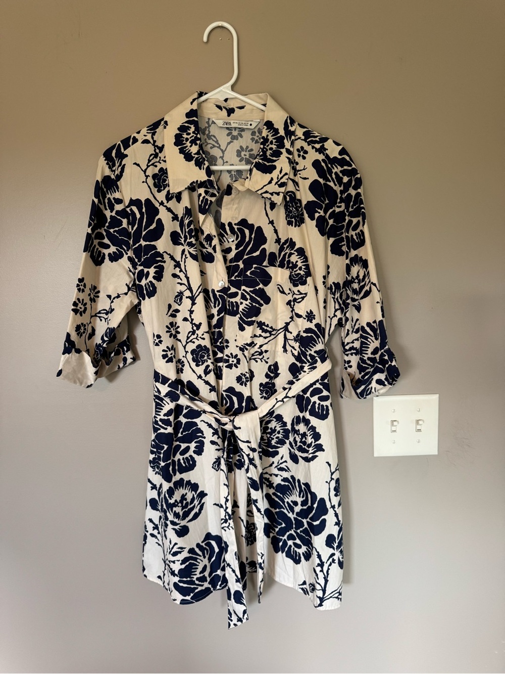 Zara Cream and Navy Floral Shirt Dress with Waist Tie NWOT